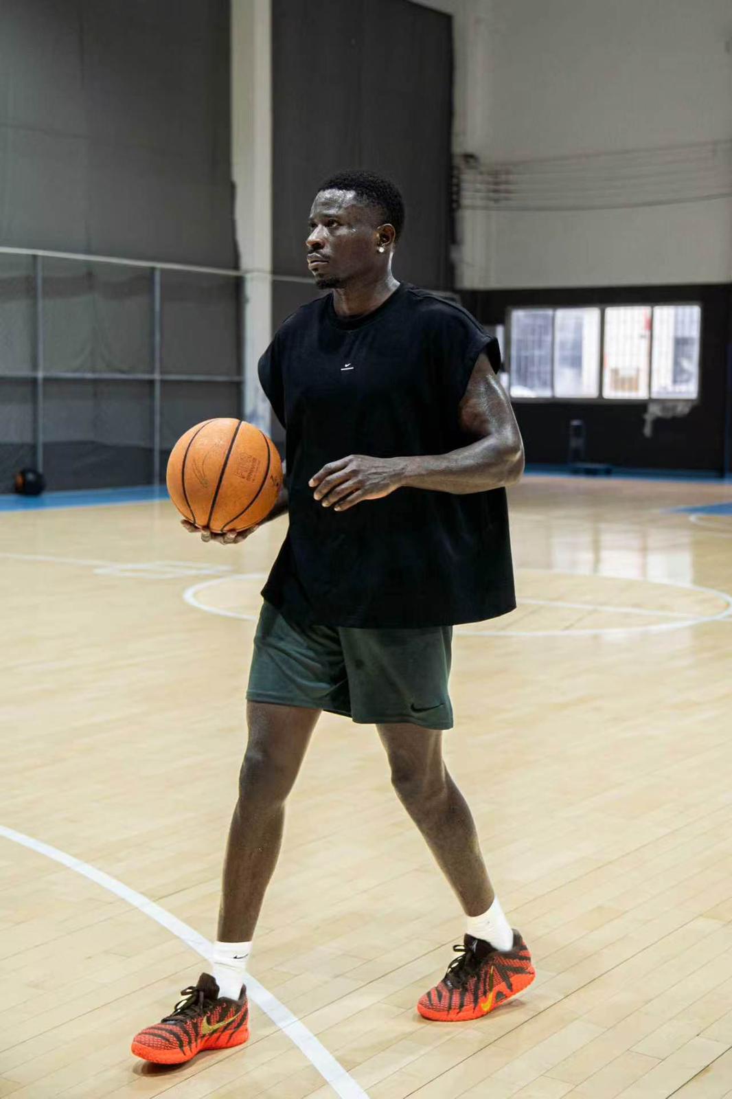 Trayvon Jefferson Bey on the basketball court